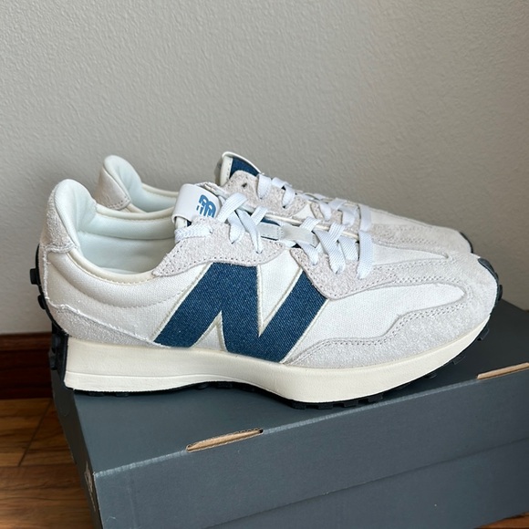 New In Box 327 New Balance Shoes Women’s 10.5 Men’s 9 Reflection with Blue Heron - Picture 1 of 4